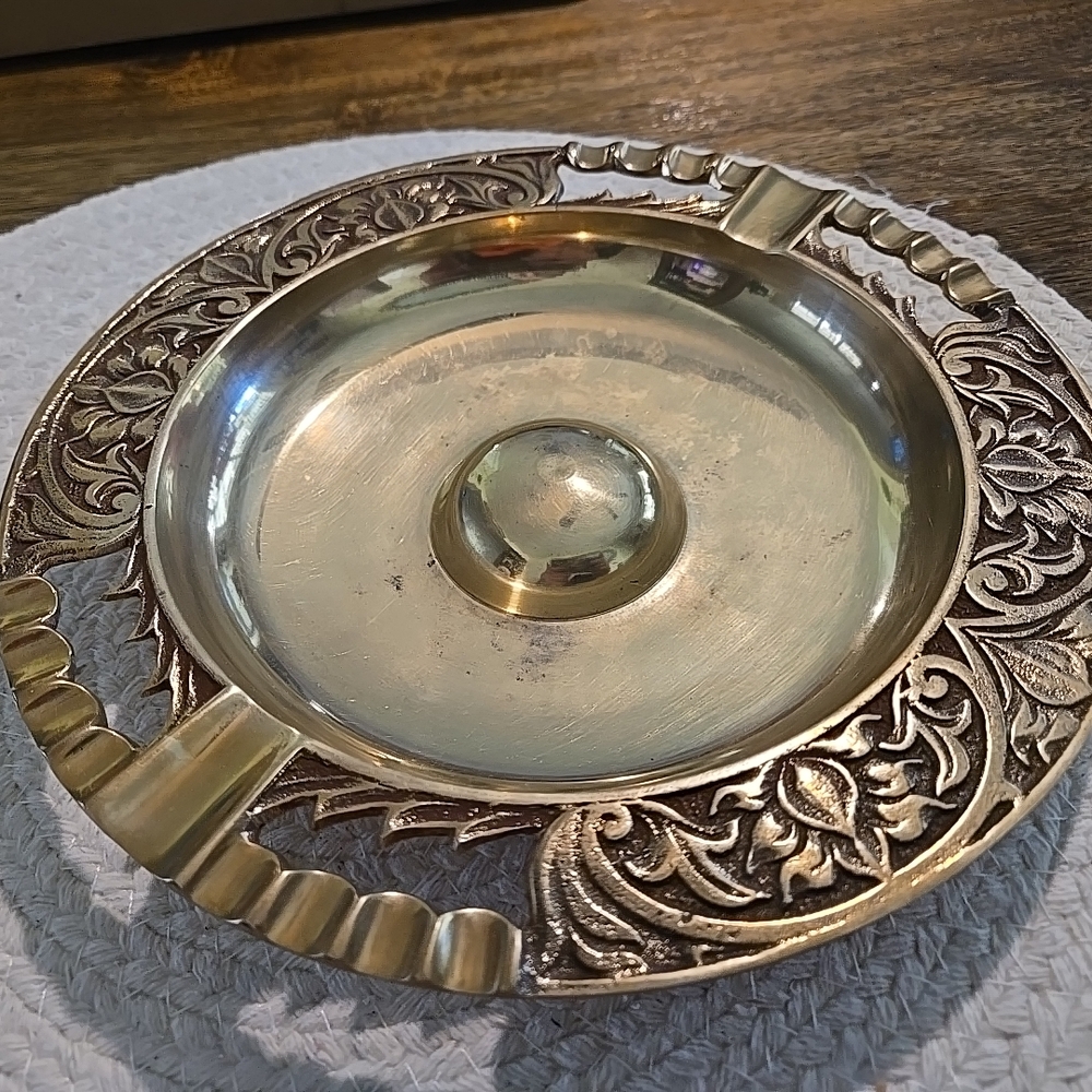 Vintage Ornate Etched Brass Tray Ashtray With Holders HEAVY Beautiful Patina MCM